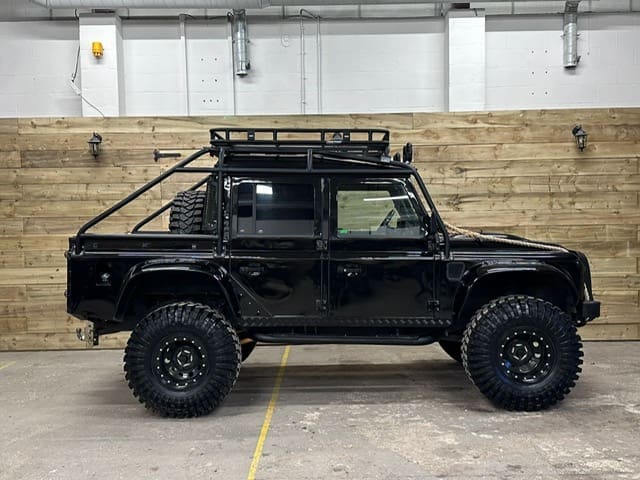 Land Rover Defender 110 Pickup James Bond 007 Spectre Edition